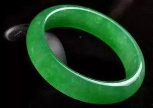 小月牙翡翠吃瓜,揭秘翡翠界的“吃瓜”风云